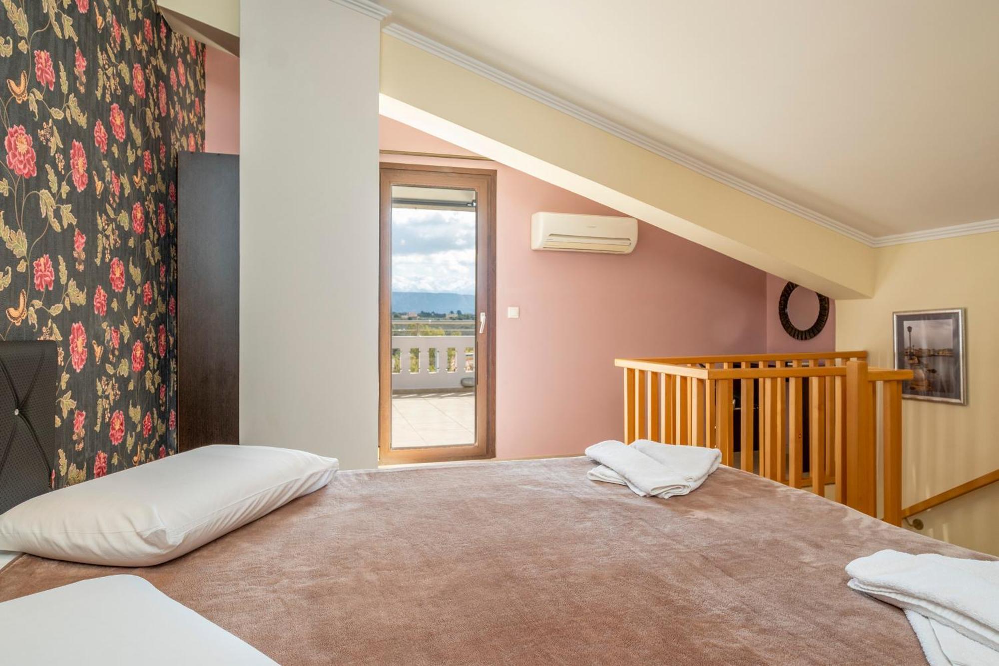 Areti Suites Kathaniá Extérieur photo